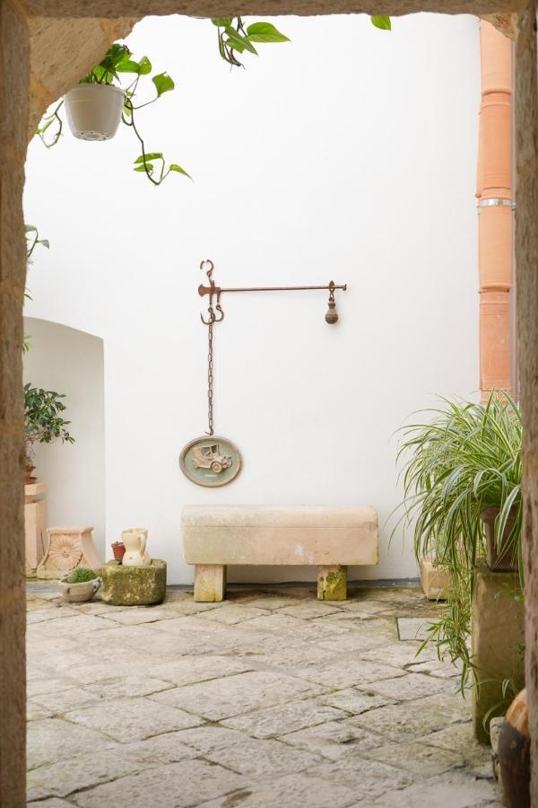 Palazzo Salvatori Hotel Soleto Ngoại thất bức ảnh
